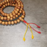 Pachnąca mala buddyjska / drzewo sandałowe / kulki 9 mm / Nepal 