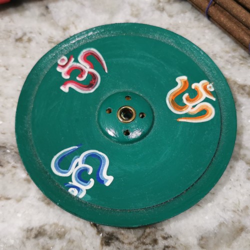 podstawka-pod-kadzidła-zielona-symbol-om-nepal-3.jpg