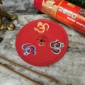 podstawka-pod-kadzidła-symbol-om-czerwona-nepal-4.jpg