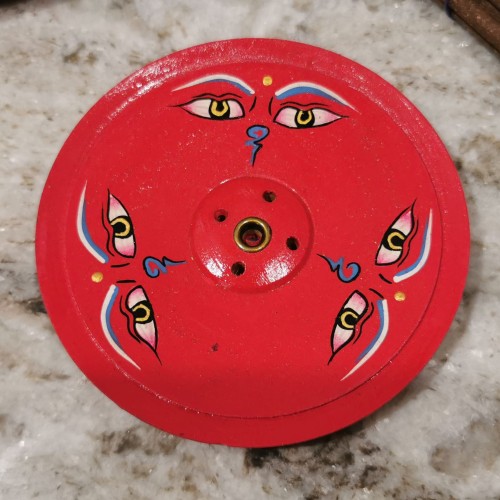 nepalska-podstawka-pod-kadzidła-oczy-buddy-czerwona-nepal-10.jpg