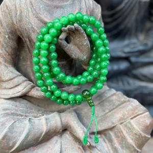 Mala buddyjska 108 / jadeit zielony 8 mm / z Boudhanath