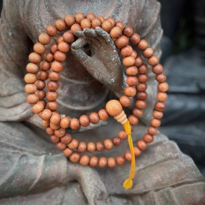 mala modlitewna 108 / pachnące drzewo sandałowe / 7 mm  / japamala z Nepalu